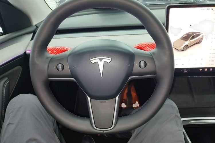 Used Tesla Model Y 2023 Long-Range All-Wheel-Drive Version Steering Wheel