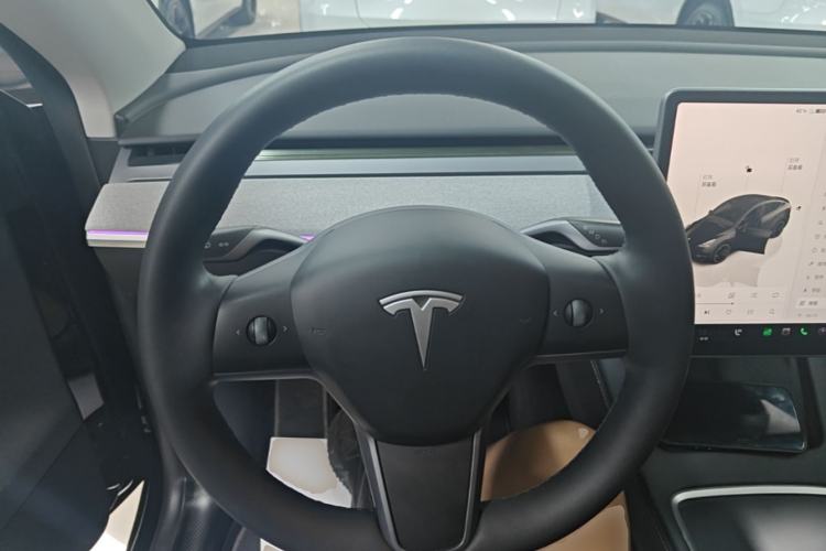 Used Tesla Model Y 2023 High-Performance All-Wheel-Drive Version Steering Wheel