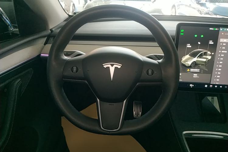 Used Tesla Model Y 2023 Rear-Wheel-Drive Version Steering Wheel