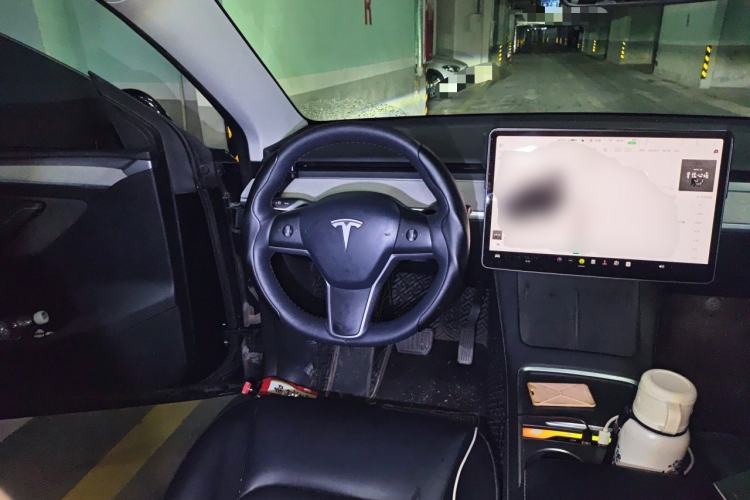 Used Tesla Model Y 2023 Rear-Wheel-Drive Version Steering Wheel
