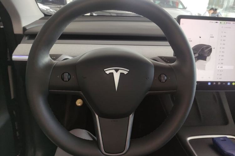 Used Tesla Model Y 2023 Rear-Wheel-Drive Version Steering Wheel