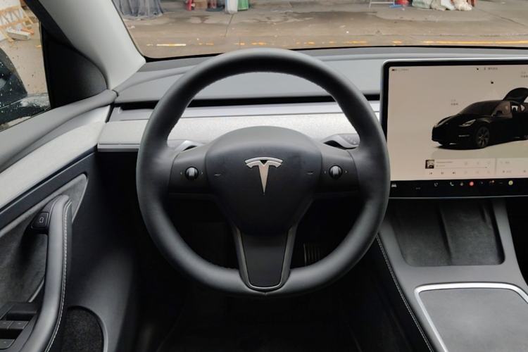 Used Tesla Model Y 2023 Rear-Wheel-Drive Version Steering Wheel