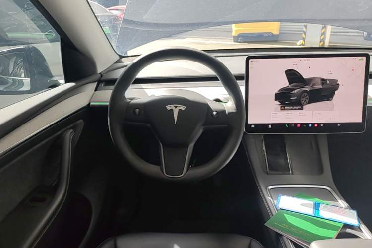 Used Tesla Model Y 2023 Rear-Wheel-Drive Version Steering Wheel