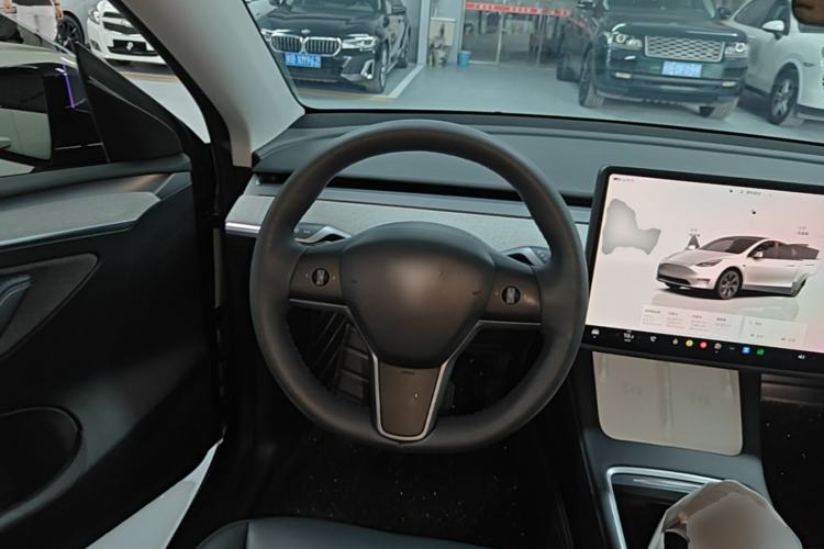 Used Tesla Model Y 2023 Rear-Wheel-Drive Version Steering Wheel