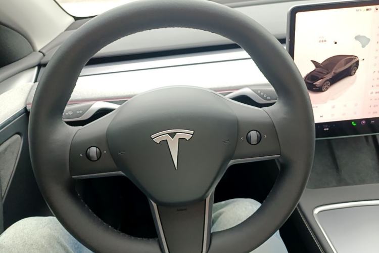 Used Tesla Model Y 2023 Rear-Wheel-Drive Version Steering Wheel