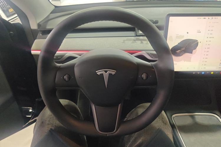 Used Tesla Model Y 2023 Long-Range All-Wheel-Drive Version Steering Wheel