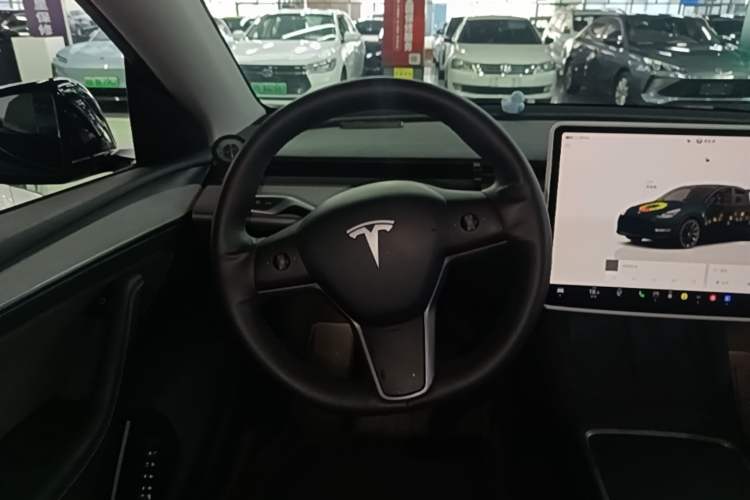 Used Tesla Model Y 2023 Rear-Wheel-Drive Version Steering Wheel