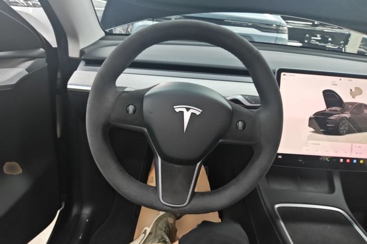 Used Tesla Model Y 2023 Rear-Wheel-Drive Version Steering Wheel