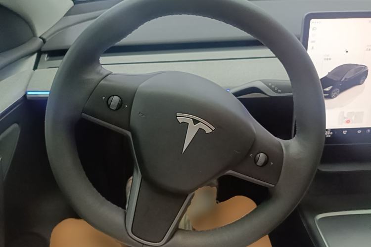 Used Tesla Model Y 2023 Rear-Wheel-Drive Version Steering Wheel