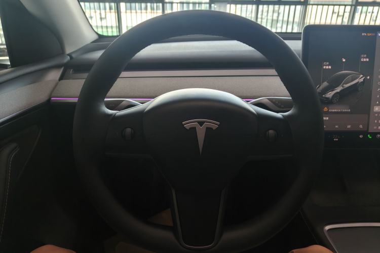 Used Tesla Model Y 2023 Rear-Wheel-Drive Version Steering Wheel
