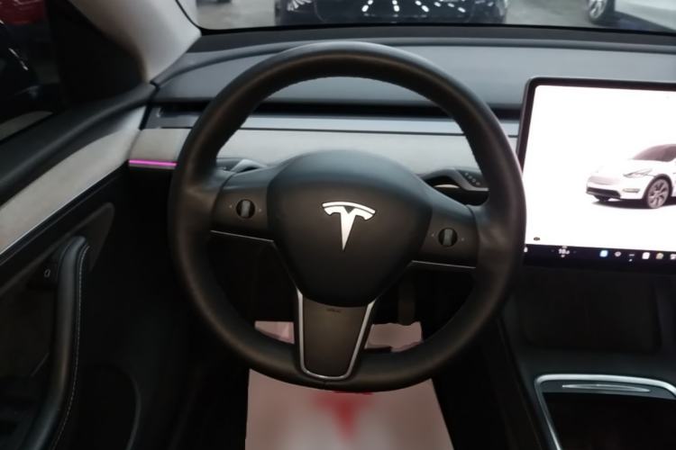 Used Tesla Model Y 2023 Rear-Wheel-Drive Version Steering Wheel