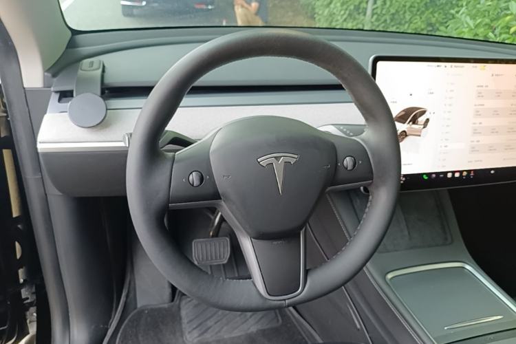 Used Tesla Model Y 2023 Rear-Wheel-Drive Version Steering Wheel