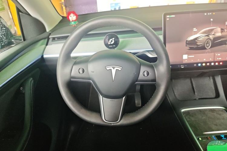 Used Tesla Model Y 2023 Long-Range All-Wheel-Drive Version Steering Wheel