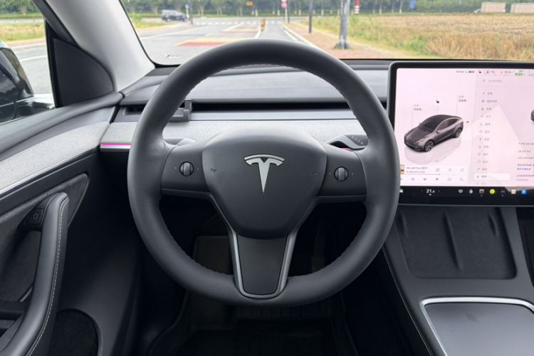 Used Tesla Model Y 2023 Rear-Wheel-Drive Version Steering Wheel