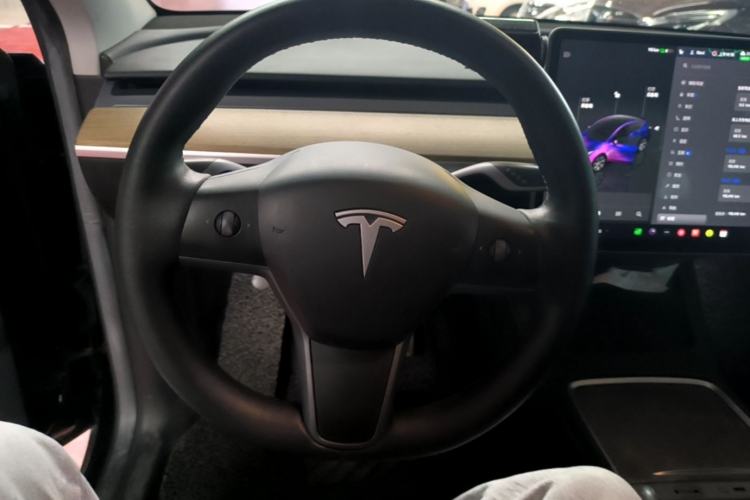 Used Tesla Model Y 2023 Rear-Wheel-Drive Version Steering Wheel