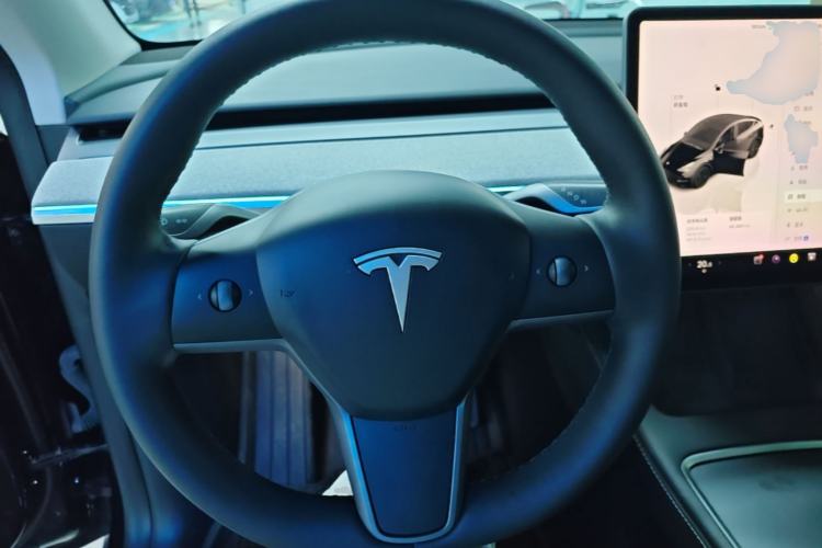 Used Tesla Model Y 2023 Long-Range All-Wheel-Drive Version Steering Wheel