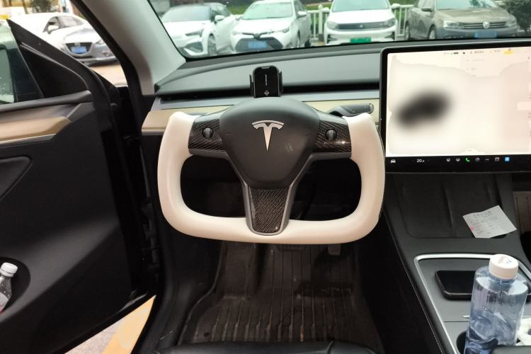 Used Tesla Model Y 2023 Rear-Wheel-Drive Version Steering Wheel