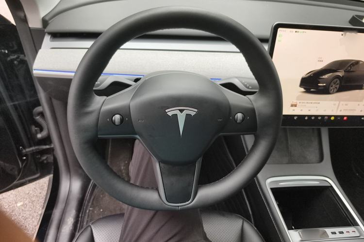 Used Tesla Model Y 2023 Rear-Wheel-Drive Version Steering Wheel