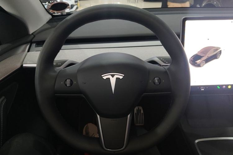 Used Tesla Model Y 2023 Rear-Wheel-Drive Version Steering Wheel