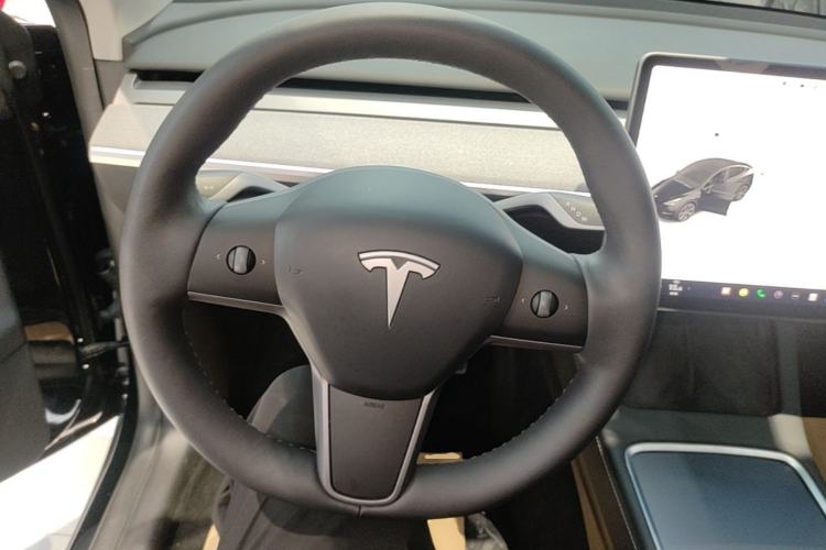 Used Tesla Model Y 2023 Rear-Wheel-Drive Version Steering Wheel