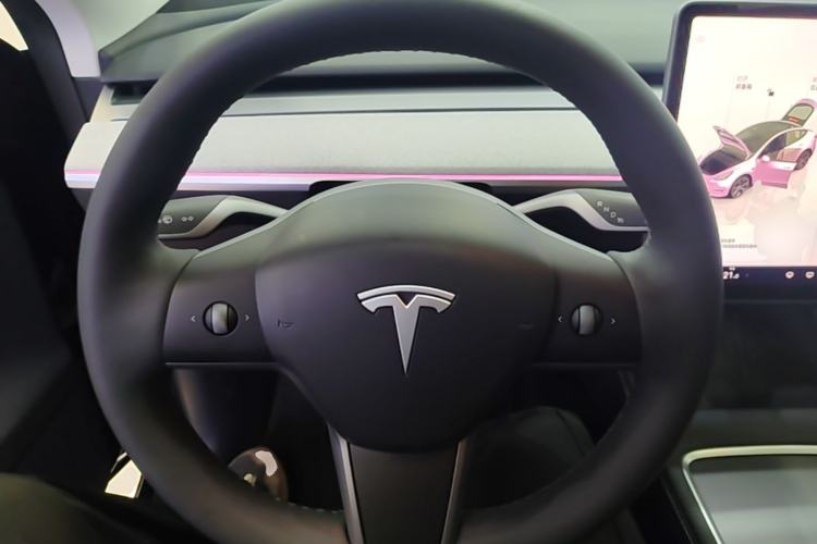 Used Tesla Model Y 2023 Rear-Wheel-Drive Version Steering Wheel
