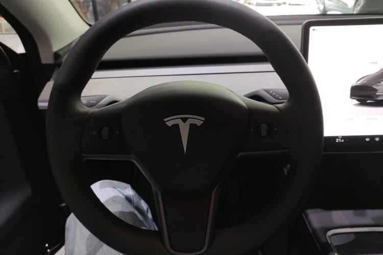 Used Tesla Model Y 2023 Rear-Wheel-Drive Version Steering Wheel