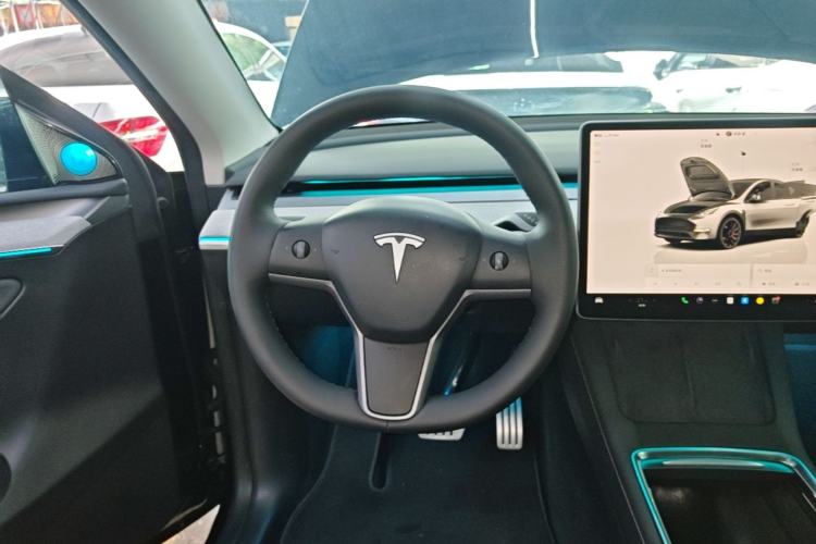 Used Tesla Model Y 2023 High-Performance All-Wheel-Drive Version Steering Wheel