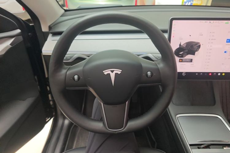 Used Tesla Model Y 2023 Rear-Wheel-Drive Version Steering Wheel