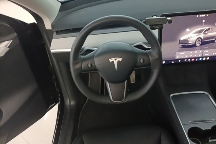 Used Tesla Model Y 2023 Rear-Wheel-Drive Version Steering Wheel