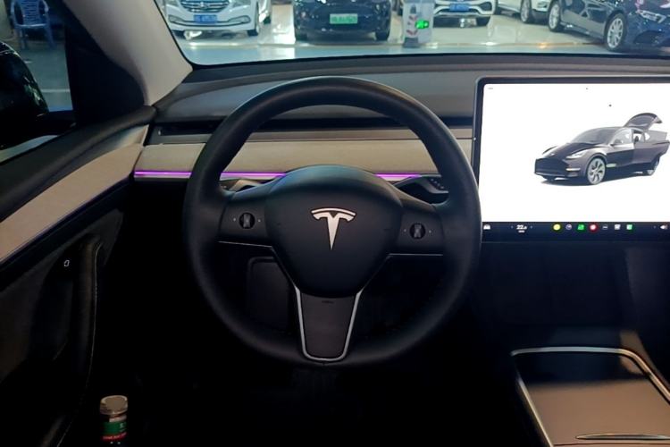 Used Tesla Model Y 2023 Long-Range All-Wheel-Drive Version Steering Wheel