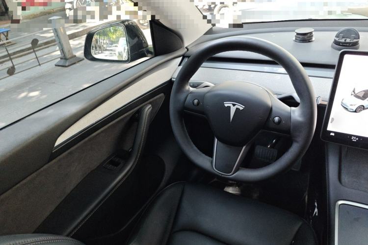 Used Tesla Model Y 2023 Rear-Wheel-Drive Version Steering Wheel