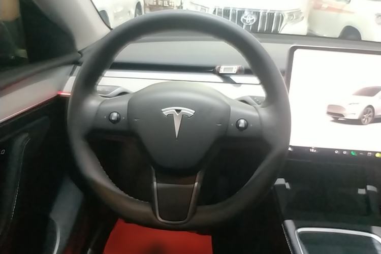 Used Tesla Model Y 2023 Rear-Wheel-Drive Version Steering Wheel