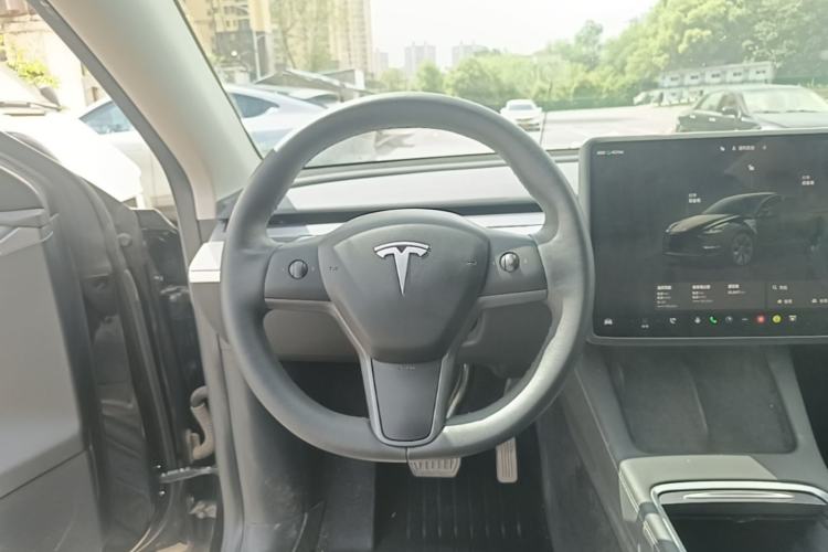 Used Tesla Model Y 2023 Rear-Wheel-Drive Version Steering Wheel