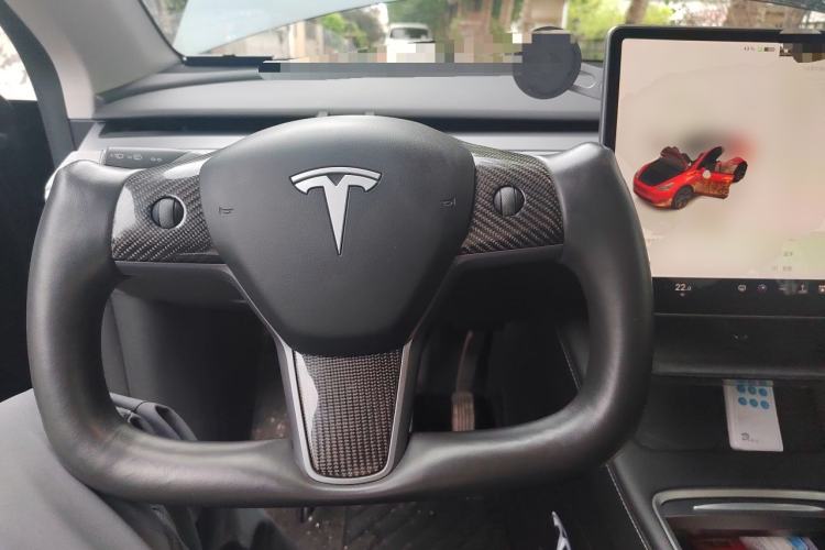 Used Tesla Model Y 2023 Long-Range All-Wheel-Drive Version Steering Wheel