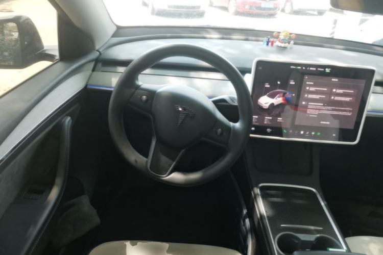 Used Tesla Model Y 2023 Rear-Wheel-Drive Version Steering Wheel