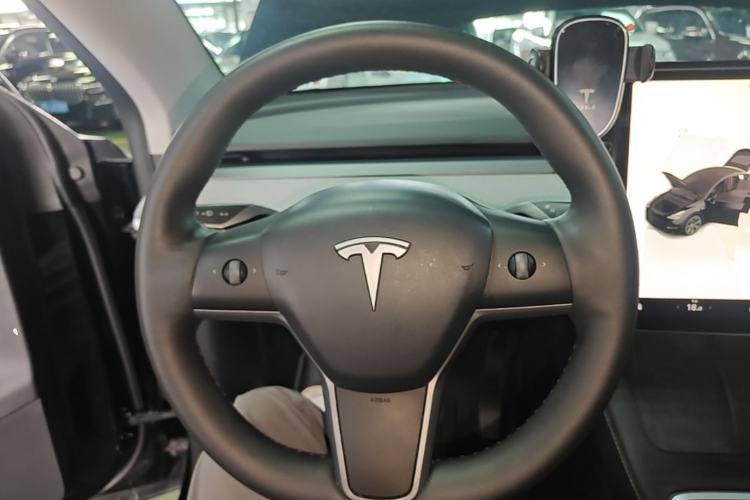 Used Tesla Model Y 2023 Rear-Wheel-Drive Version Steering Wheel