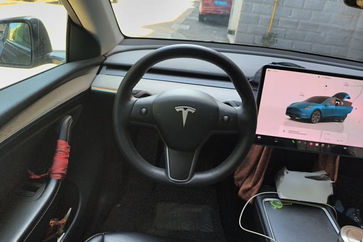 Used Tesla Model Y 2023 Rear-Wheel-Drive Version Steering Wheel