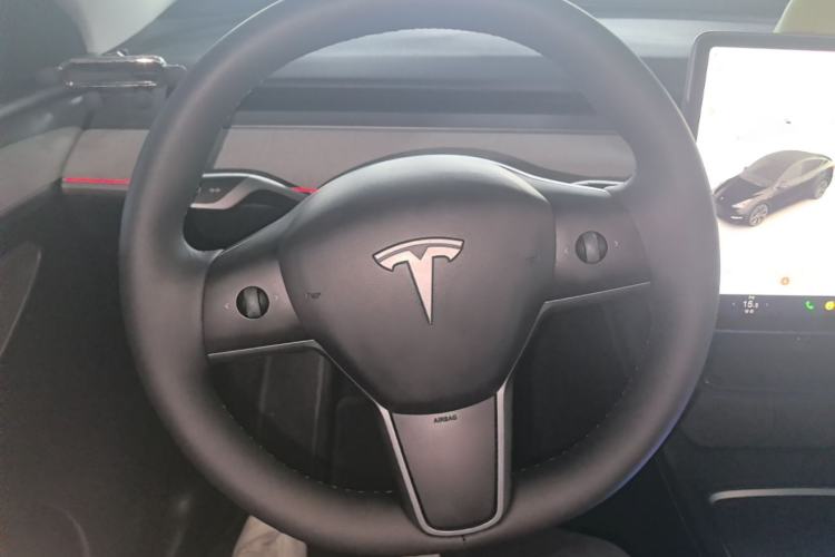 Used Tesla Model Y 2023 Rear-Wheel-Drive Version Steering Wheel