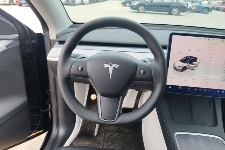 Used Tesla Model Y 2023 Rear-Wheel-Drive Version Steering Wheel