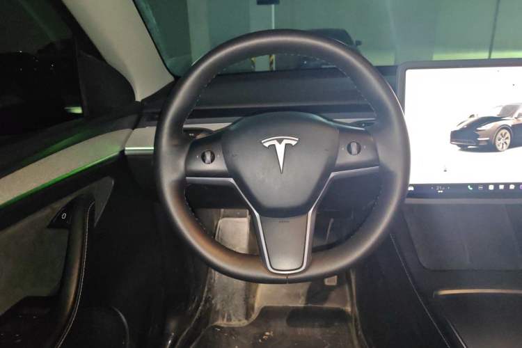 Used Tesla Model Y 2023 Rear-Wheel-Drive Version Steering Wheel