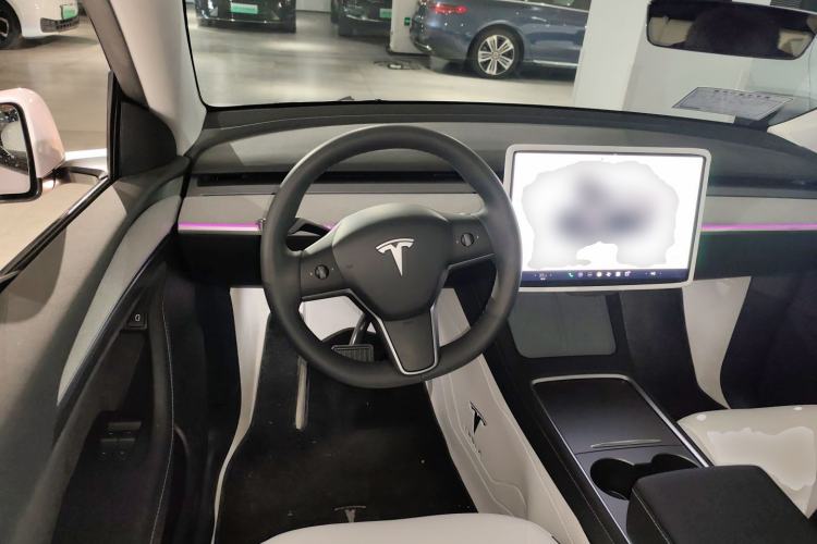 Used Tesla Model Y 2023 Long-Range All-Wheel-Drive Version Steering Wheel