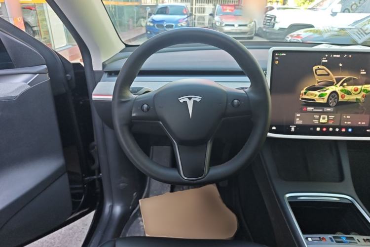 Used Tesla Model Y 2023 Rear-Wheel-Drive Version Steering Wheel