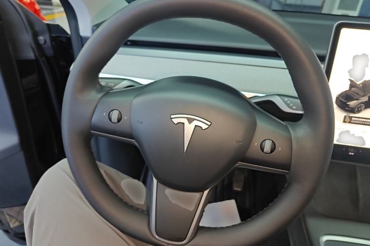Used Tesla Model Y 2023 Rear-Wheel-Drive Version Steering Wheel