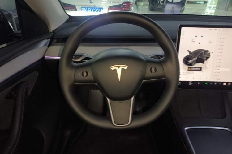 Used Tesla Model Y 2023 Rear-Wheel-Drive Version Steering Wheel