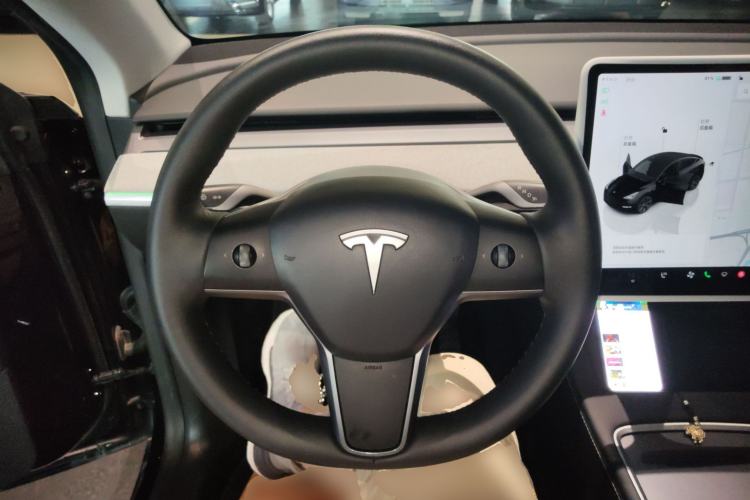 Used Tesla Model Y 2023 Rear-Wheel-Drive Version Steering Wheel