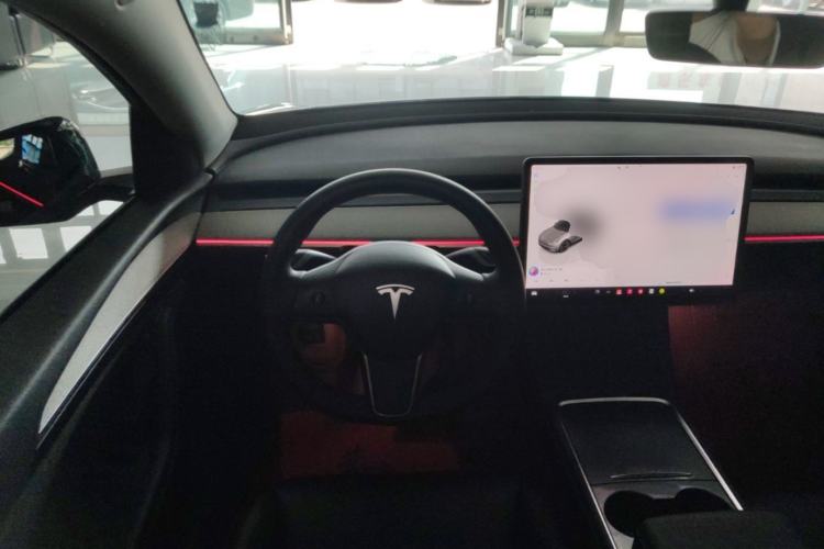 Used Tesla Model Y 2023 Long-Range All-Wheel-Drive Version Steering Wheel