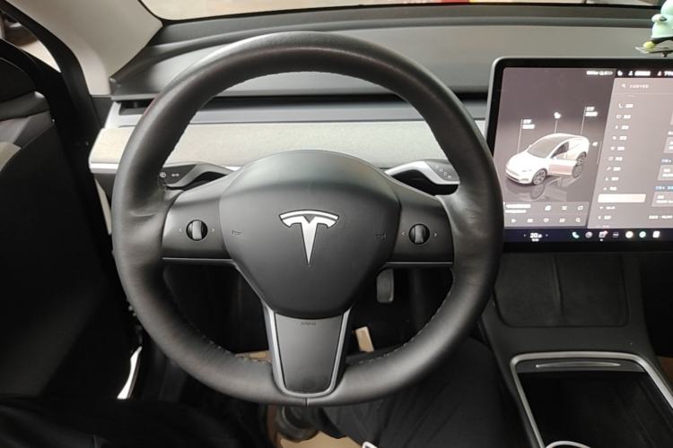 Used Tesla Model Y 2023 Rear-Wheel-Drive Version Steering Wheel