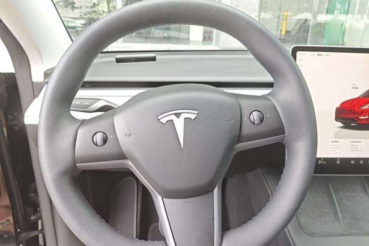 Used Tesla Model Y 2023 Rear-Wheel-Drive Version Steering Wheel