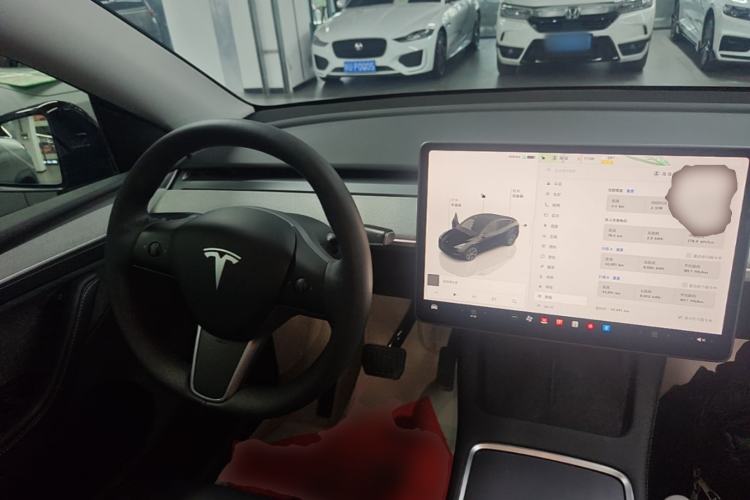 Used Tesla Model Y 2023 Long-Range All-Wheel-Drive Version Steering Wheel