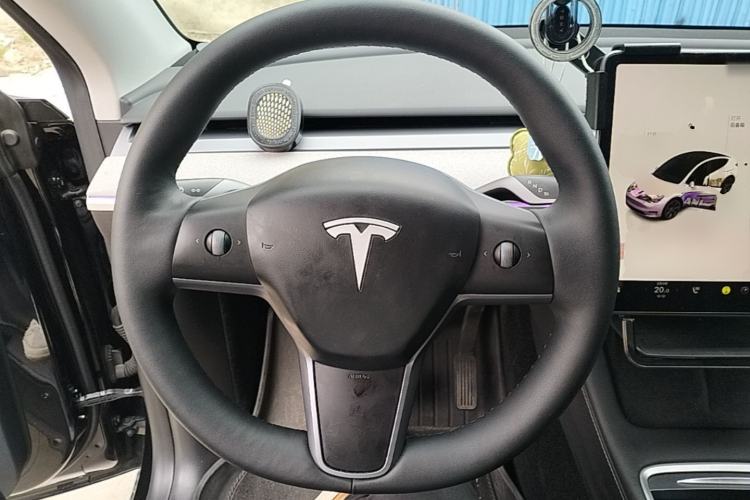 Used Tesla Model Y 2023 Rear-Wheel-Drive Version Steering Wheel